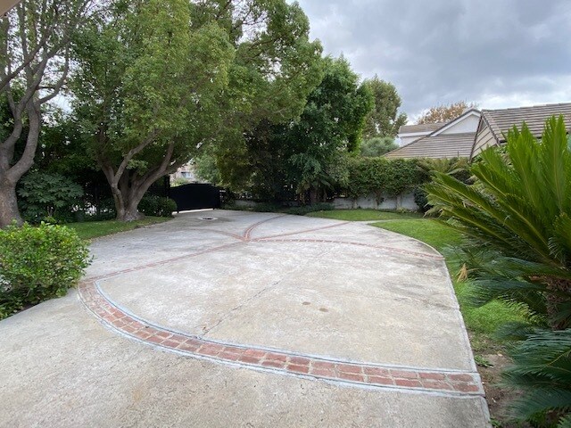 Gated Driveway - 4629 Forman Ave