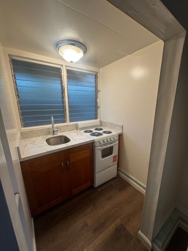 Building Photo - Francis