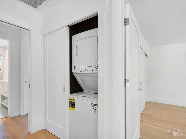 Building Photo - 9554 Los Guilicos Ave