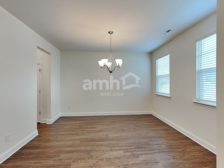 Building Photo - 8034 Leonine Ct