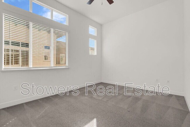 Building Photo - 5212 S Esprit Loop