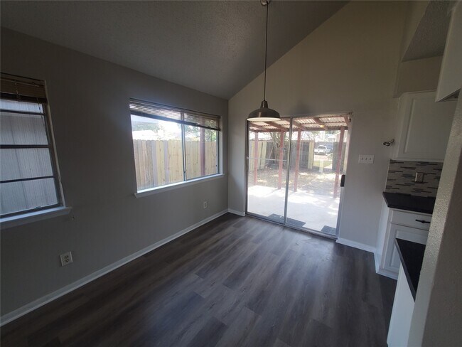 Building Photo - 23211 Pebworth Pl