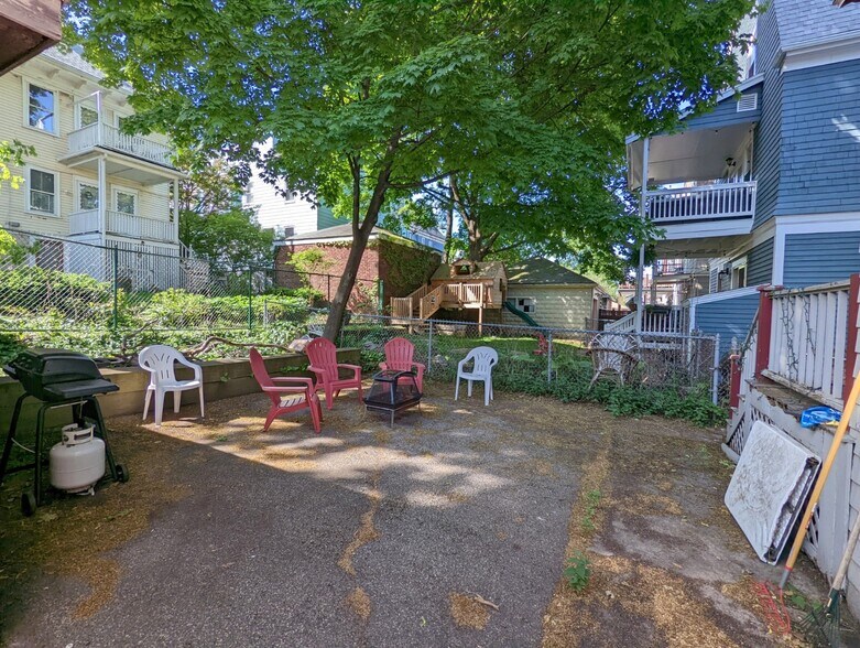 Building Photo - 41 Bay State Ave