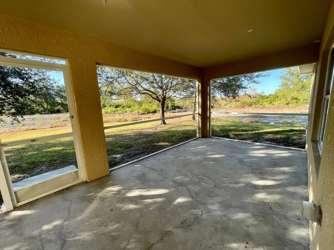 Building Photo - Available Now- 3 bedroom- 2 bath 2 car gar...