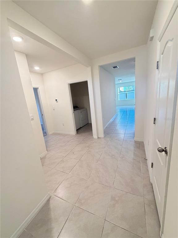 Building Photo - 804 Horsetail Dr