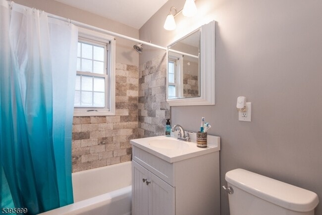 Building Photo - 378 Claremont Ave