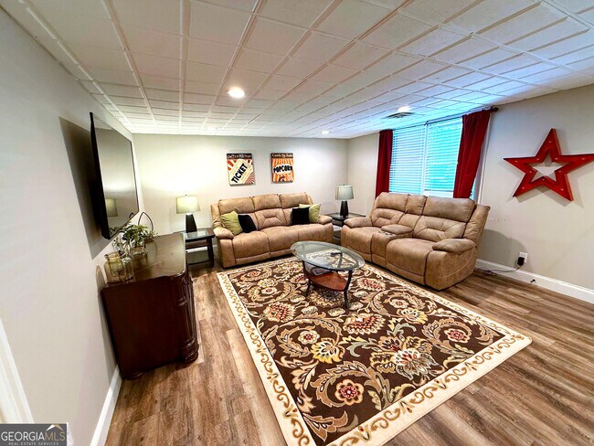 Building Photo - 10 Bridlewood Ct