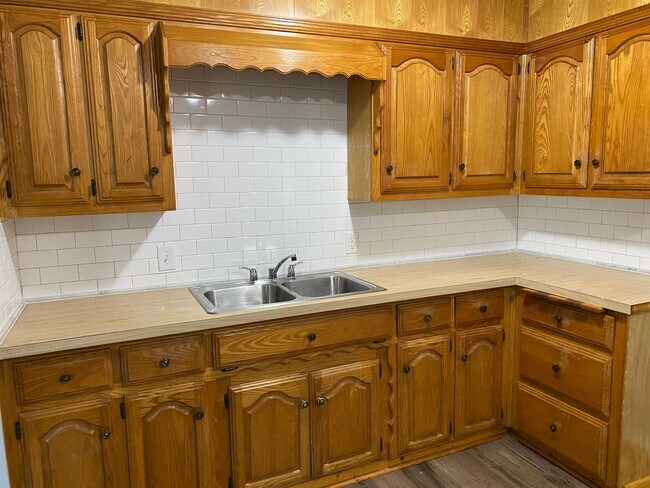 Building Photo - 2BD 1BA Home in South Waco - Available early August!