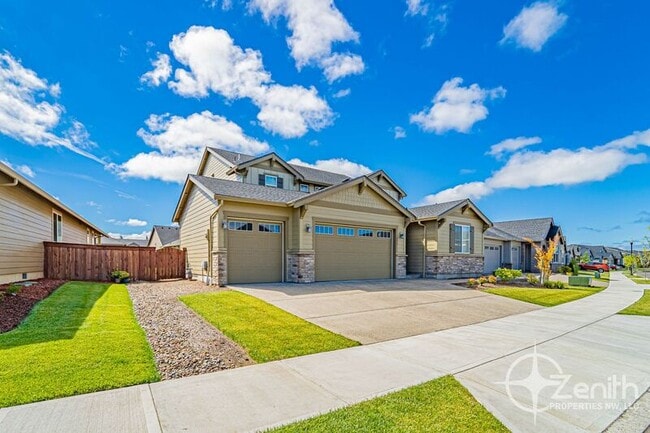 Building Photo - 4837 S 16th Dr
