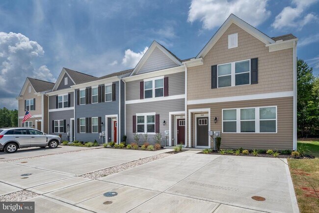 Building Photo - 846 Derwent Ln