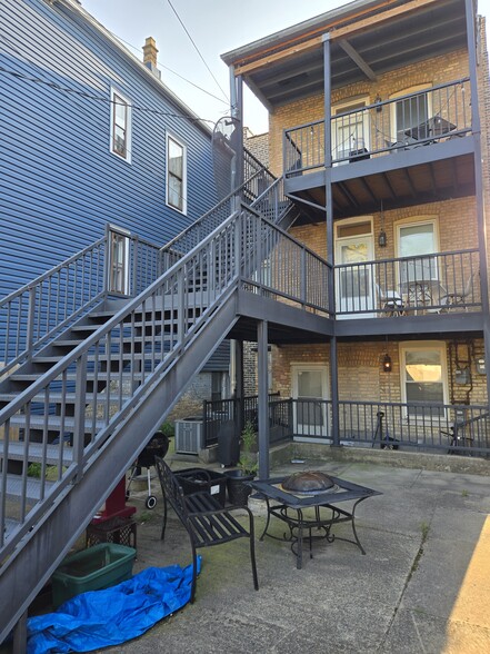 Building Photo - 2819 N Kedzie Ave