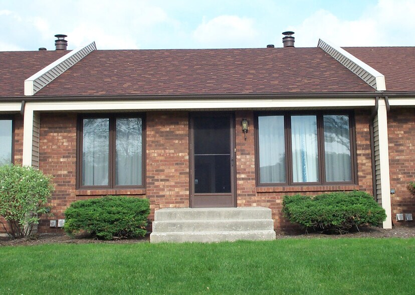 Condo Front - 2834 Sandy Hollow Rd