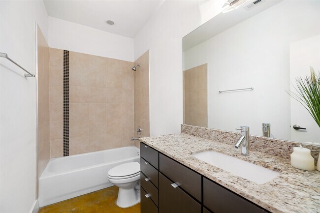 Building Photo - 5012 Cornish St