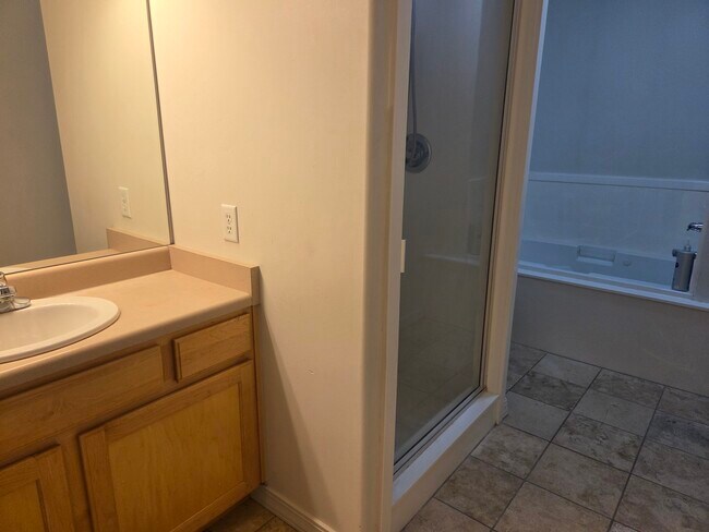 Building Photo - 380 N 500 W