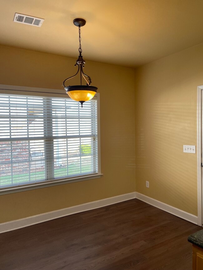 Building Photo - 364 Split Rail Dr