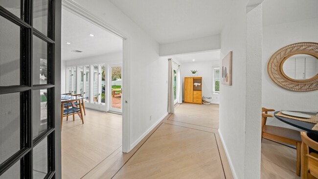 Building Photo - 1819 Cedar St