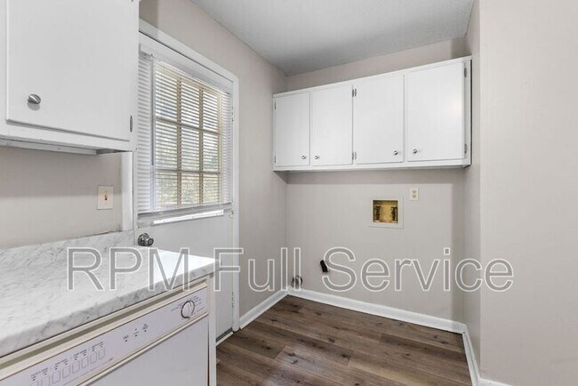 Building Photo - 4426 Central Valley Dr