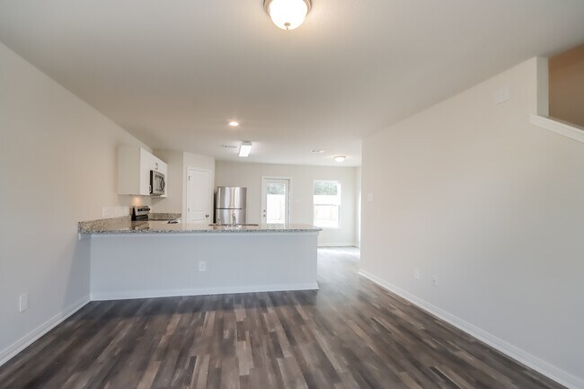 Building Photo - 15614 Briar Forest Dr