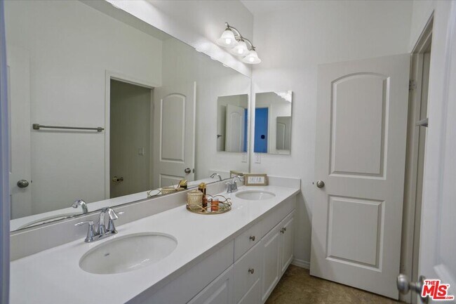 Building Photo - 27336 Ellery Pl