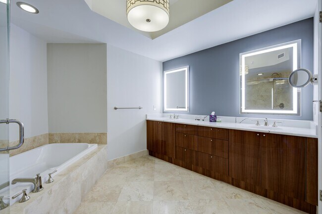 Building Photo - 2700 N Ocean Dr