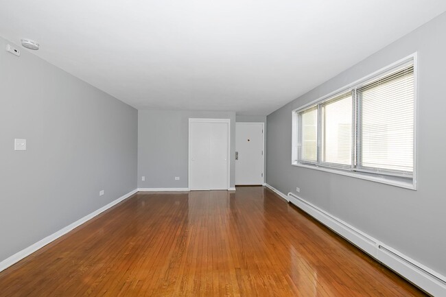 Interior Photo - 10604 S Walden Parkway