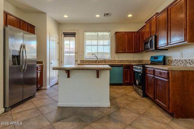 Building Photo - 2051 E Carla Vista Dr