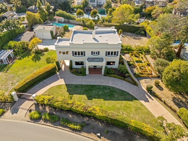 Building Photo - 715 Brewer Dr