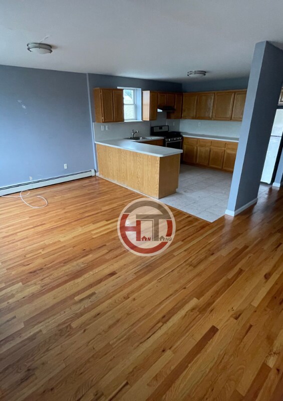 Building Photo - 816 Vincent Ave