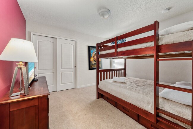 Building Photo - 8845 Rhodes St