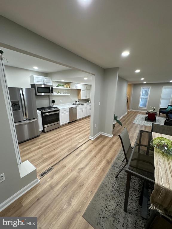 Building Photo - 6521 Gildar St