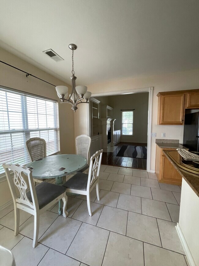 Building Photo - 1507 NE Benjamin Greens