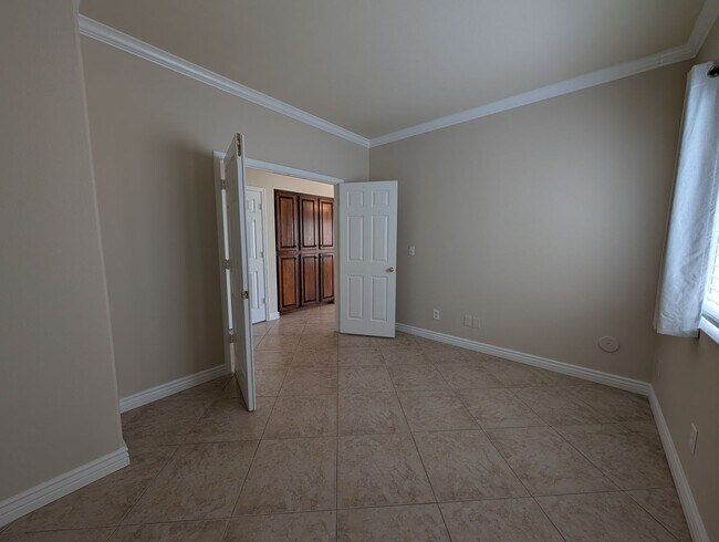 Building Photo - 15219 S 47th St