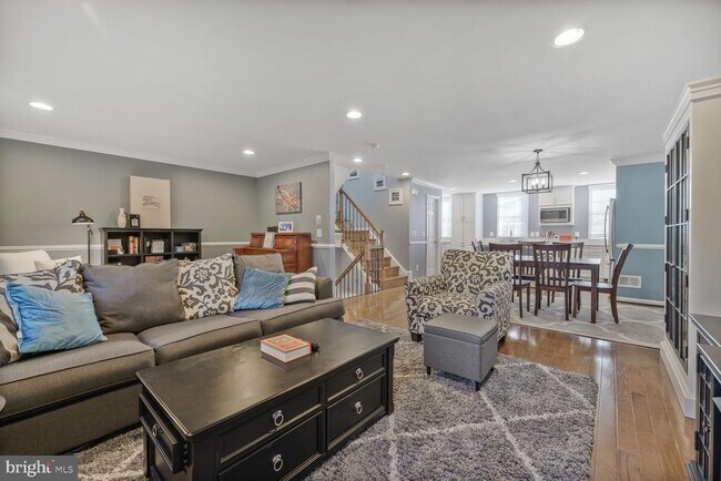 Building Photo - 6400 Fleetside Ct