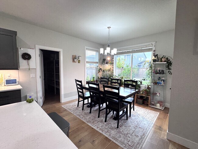 Building Photo - 4078 SE 70th Ave