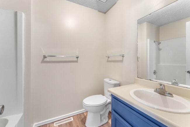 Building Photo - 2462 N Homewood Ave