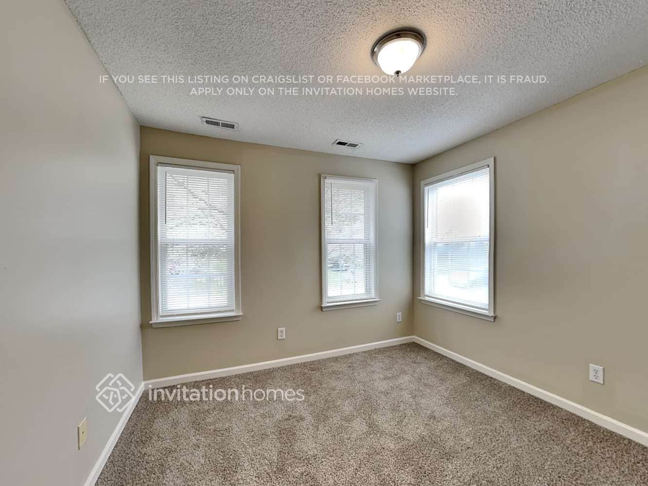 Building Photo - 526 Crossview Ln