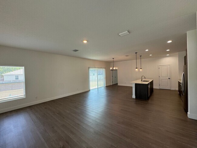 Building Photo - BEAUTIFUL 4 BD/2 BA Home in Palm Bay! Great Location!