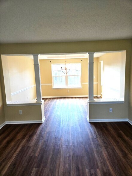 Building Photo - 3028 Vance Way