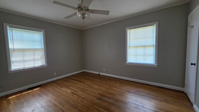 Building Photo - 404 Elizabeth Ave