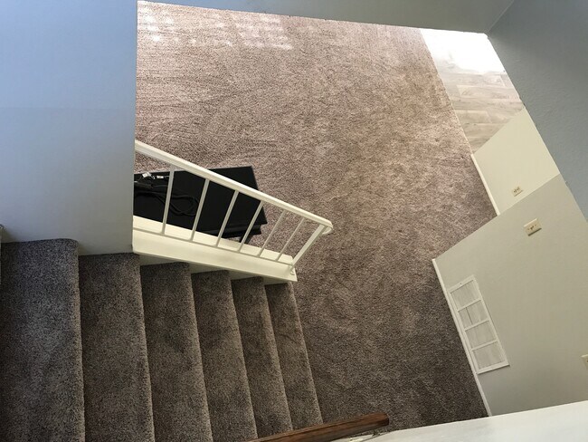 Building Photo - 440 W Santa Barbara St