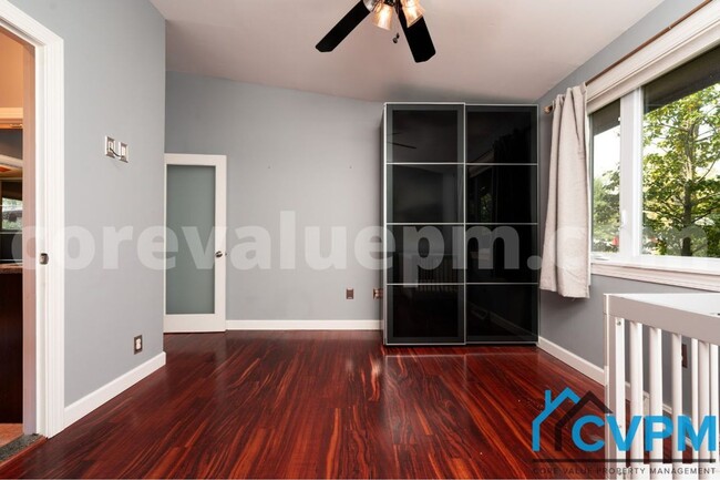 Building Photo - 7425 Hickory Ln