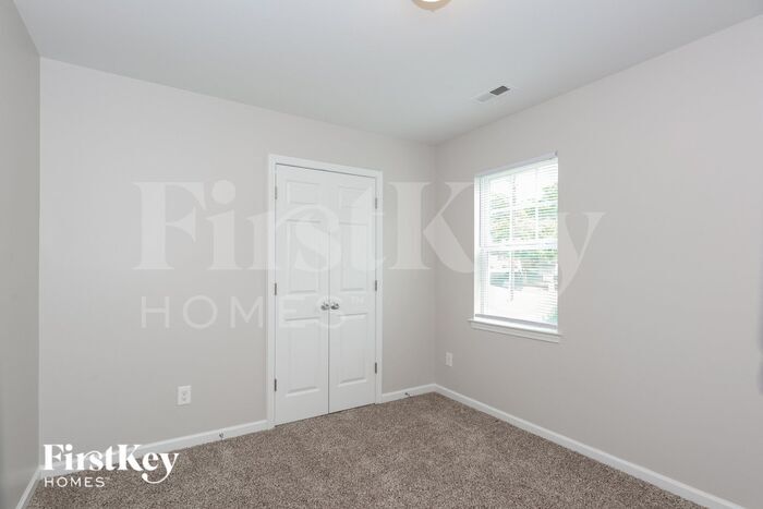 Building Photo - 3018 Amay James Ave