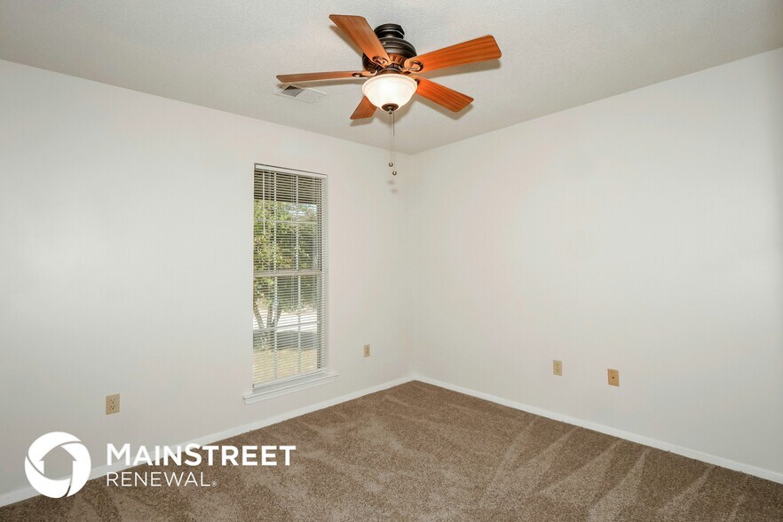 Building Photo - 3505 Dorchester Dr