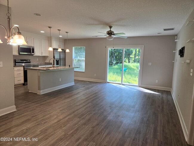 Building Photo - 8516 April St