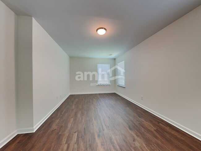 Building Photo - 435 Catalina Cut
