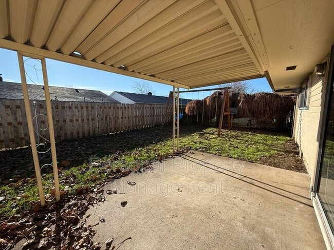 Building Photo - 16121 SE 3rd St