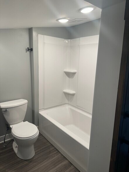 Building Photo - 614 Cochrane St