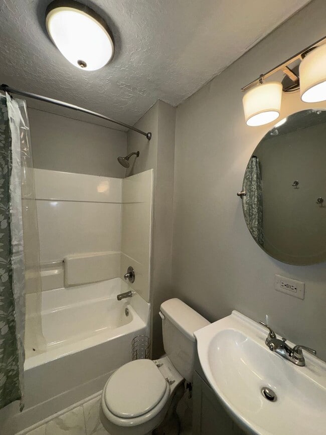Building Photo - 306 N 32nd St