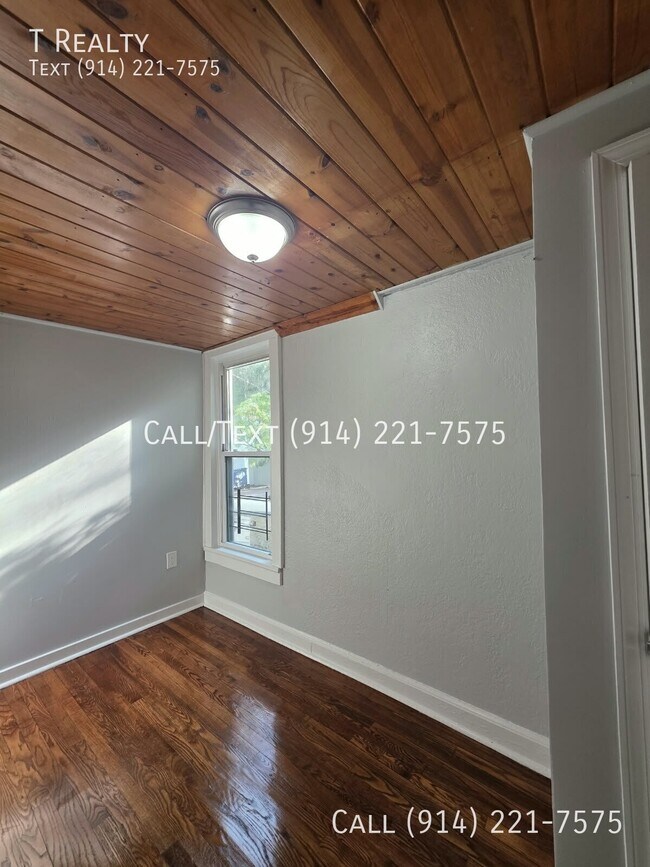 Building Photo - 14 Thurman St