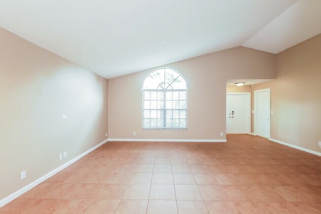 Building Photo - 575 NW 38th Ave